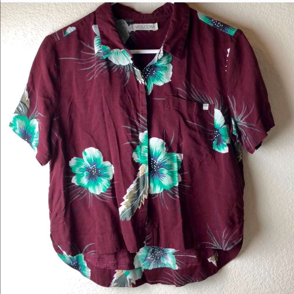 - 3/$30 Volcom button down Hawaiian tropical…